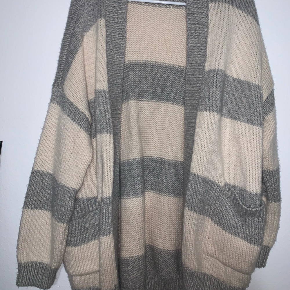 Victoria’s Secret Grey & Cream Cardigan